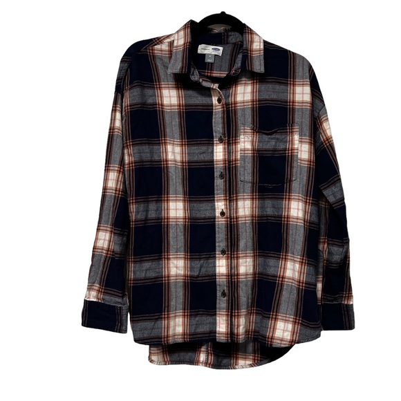 Old Navy Tops - Old Navy Boyfriend Flanel Button Down Women’s Plaid Shirt Size Medium